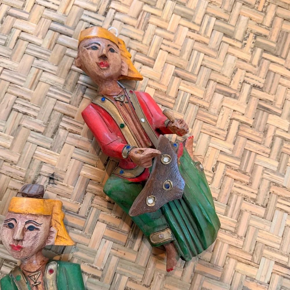 VINTAGE SOUTHEAST‎ ASIAN HAND-CARVED WOODEN MUSICIAN WALL HANGING FIGURINES